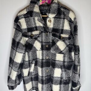 Love Tree Black and Cream Teddy Plaid Jacket | Size Large